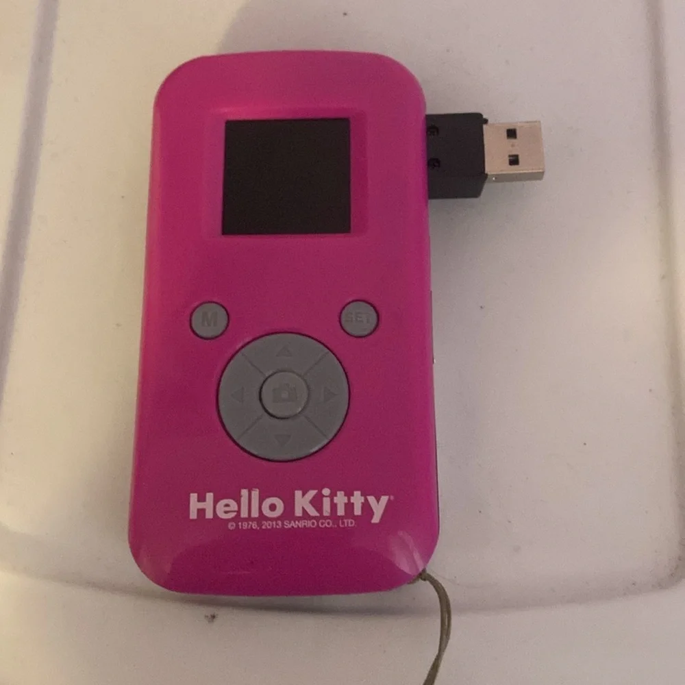 2013 hello kitty camera - Picture 4 of 4